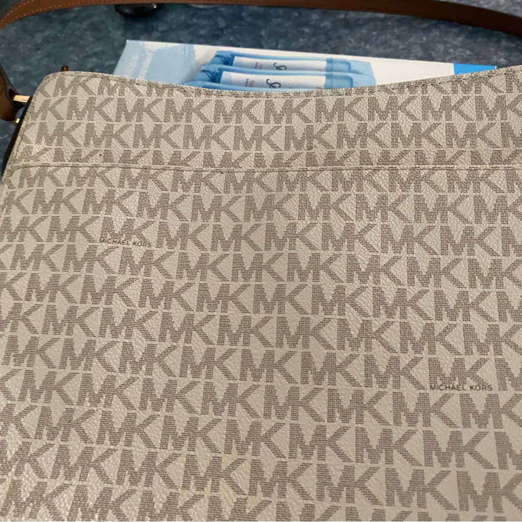 Very Nice Michael Kors Purse Clean Very Nice Michael Kors Purse Clean